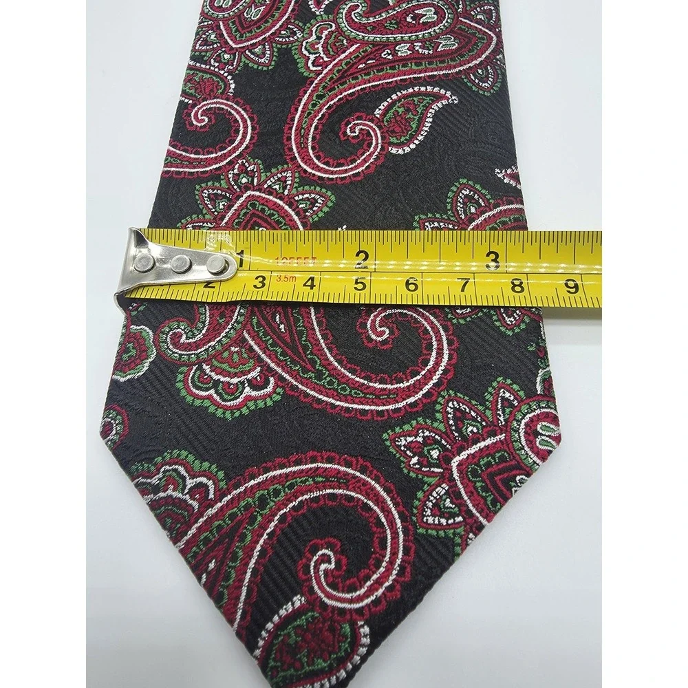 JZ Richards Boulder USA 100% Silk Black Red Green White Paisley Tie 57